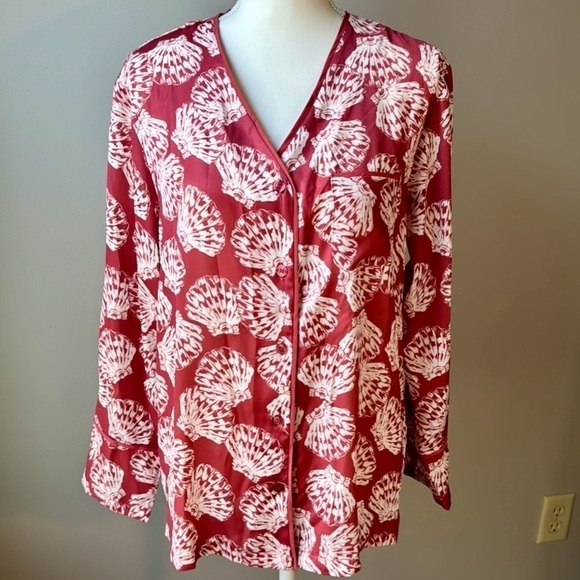 NWT Summersalt Cloud 9 Satin PJ top Long Sleeves Burgundy Seashell Print Medium - Picture 2 of 14